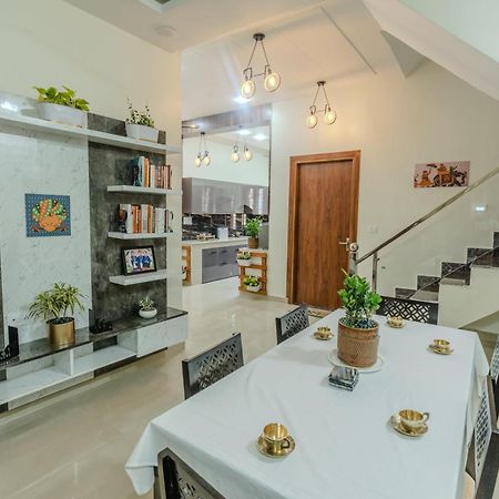 Dhruva - Luxury Villa In Cbd Dehradun Exteriör bild